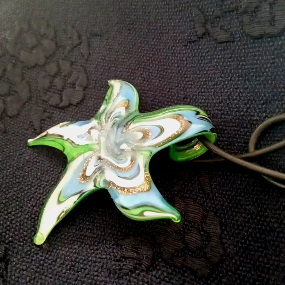 Vintage New! Stylized Green & White Glass Starfish with Faux Leather Cord 2"x2" - Picture 3 of 7